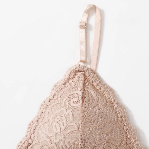 Brand new. Bras Size S but in reality it size like M. - Picture 4 of 4